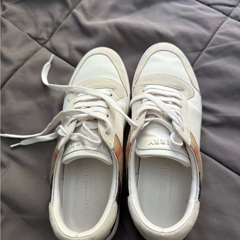 Burberry Men's Sneakers in White and Tan - Picture 4 of 5